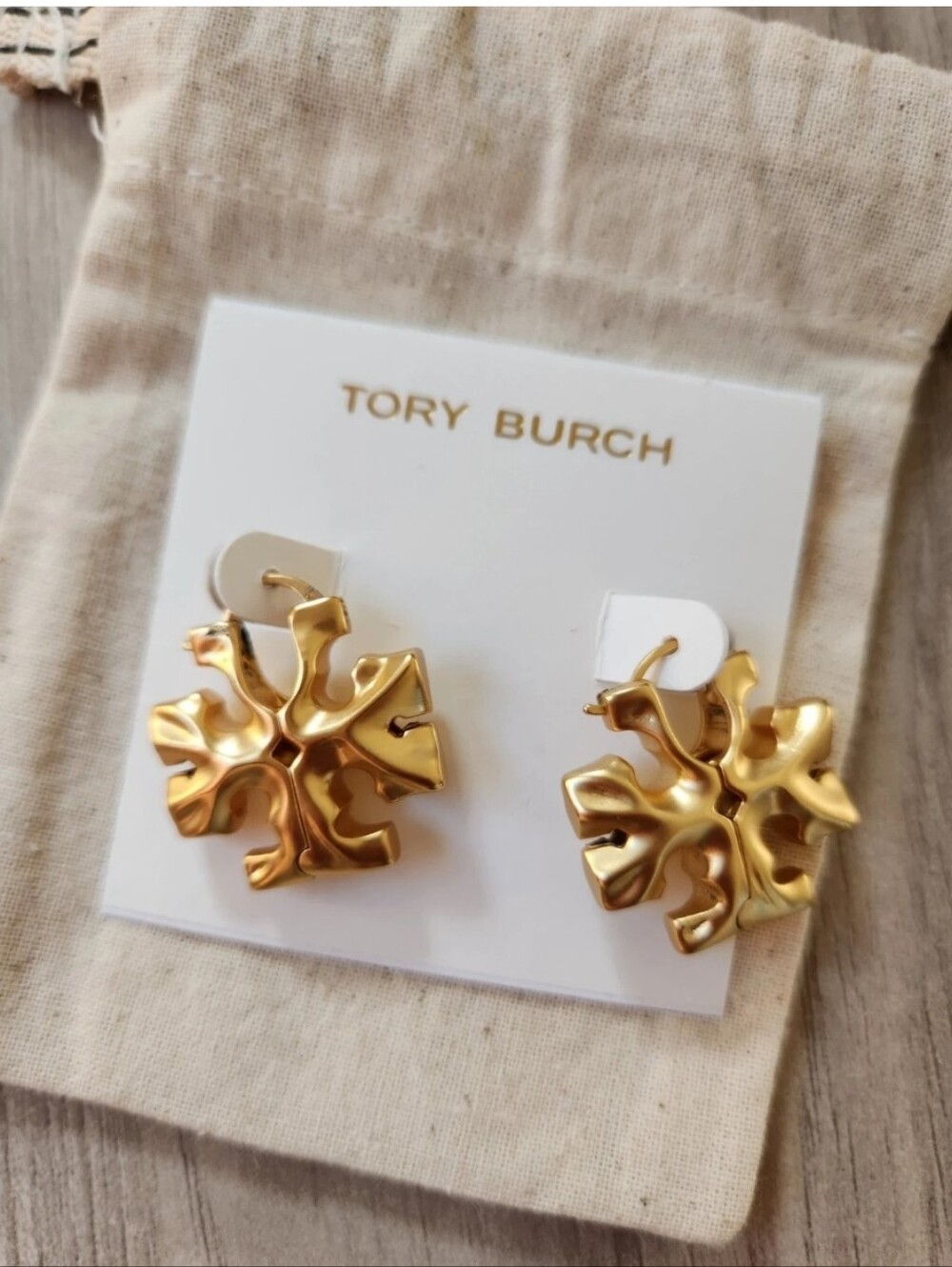 Tory Burch Roxanne Hidden Logo Earrings - Picture 2 of 8